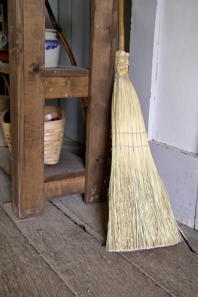 Sweeping cleaning long
