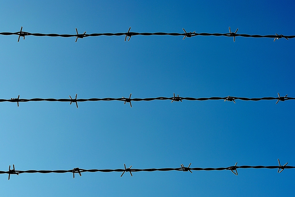 Border barrier demarcation