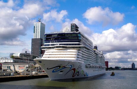 Cruise boat mooring rotterdam photo