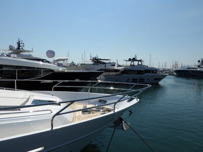 Motor yachts motorboats photo