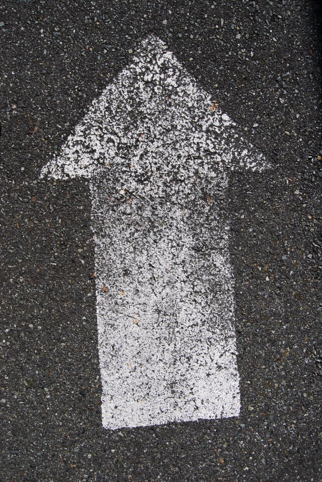 Point pointing road