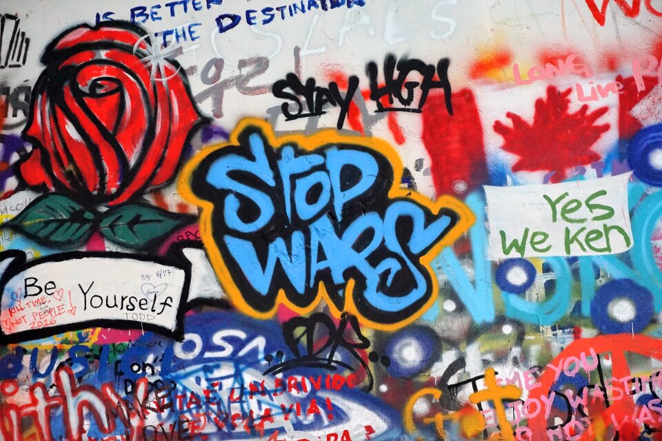 John lennon wall prague