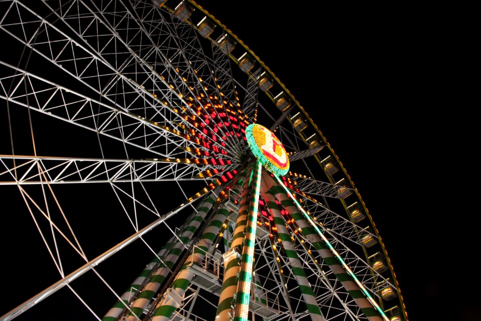 Folk festival year market lights