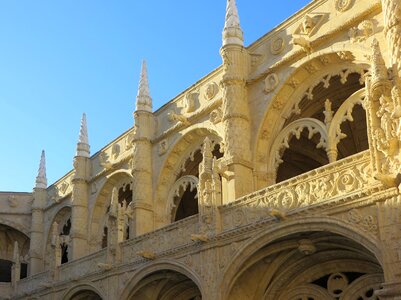 Manuelin architecture arcades