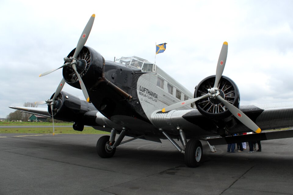 Machine aircraft plane
