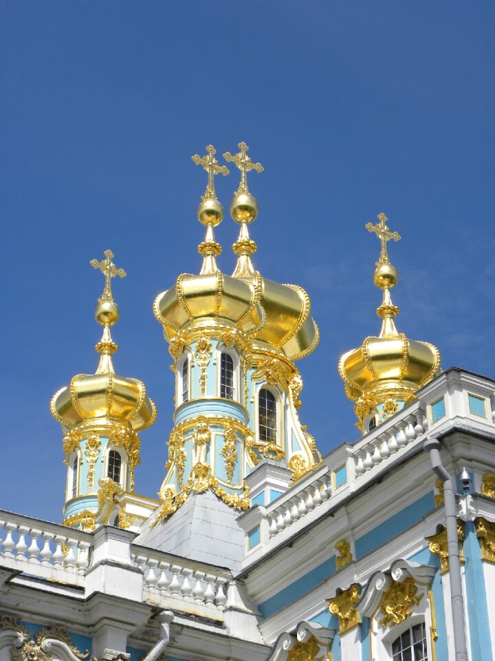 Palace of catherine the great gold blue sky