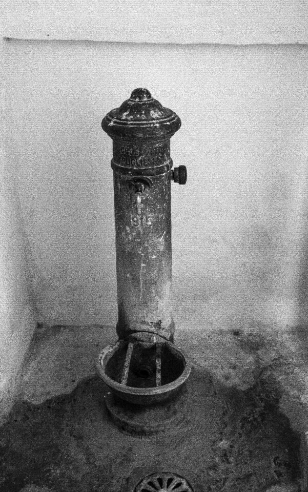 Well water flow italy
