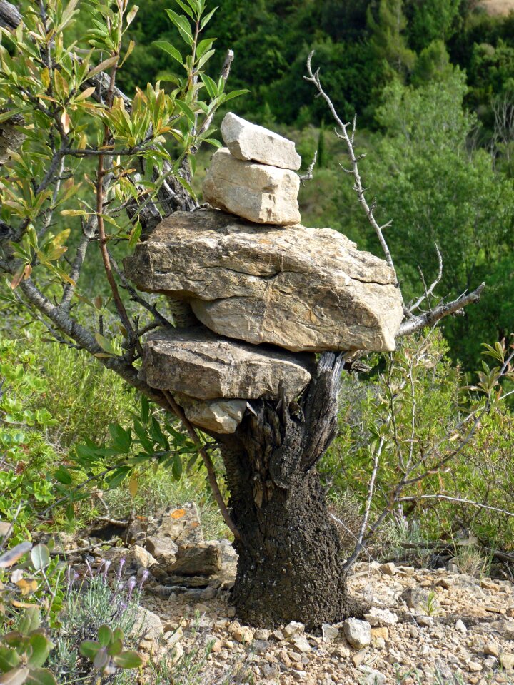 Pebbles natural sculpture cairn