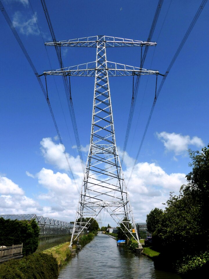 Cables iron generate electricity