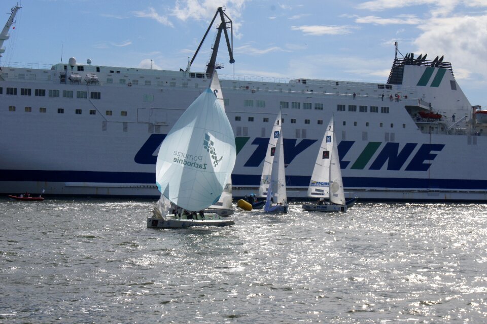 Ships ferry haven