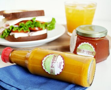 Food bottle condiment