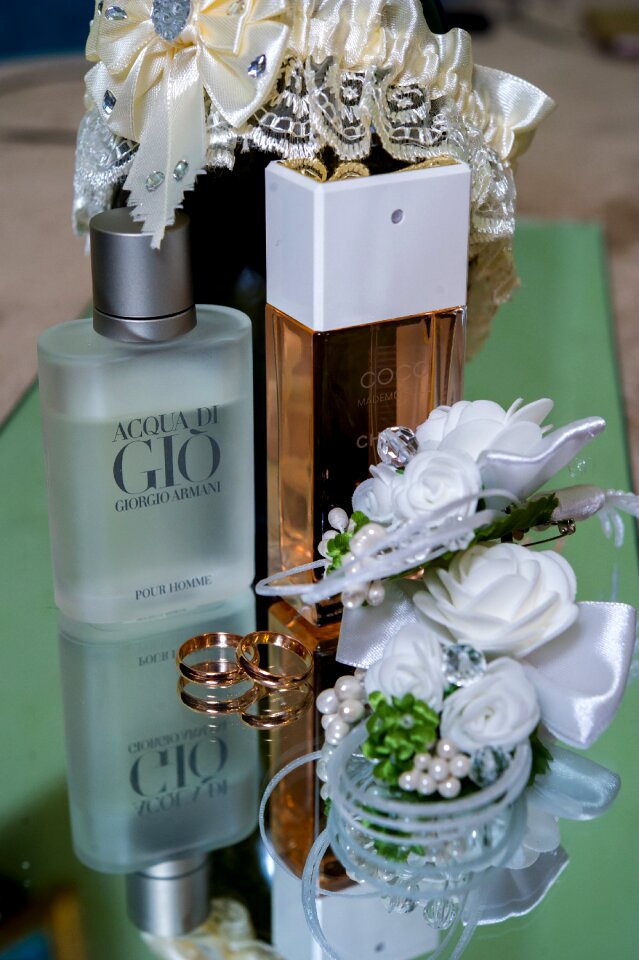 Wedding preparations boutonniere parfum
