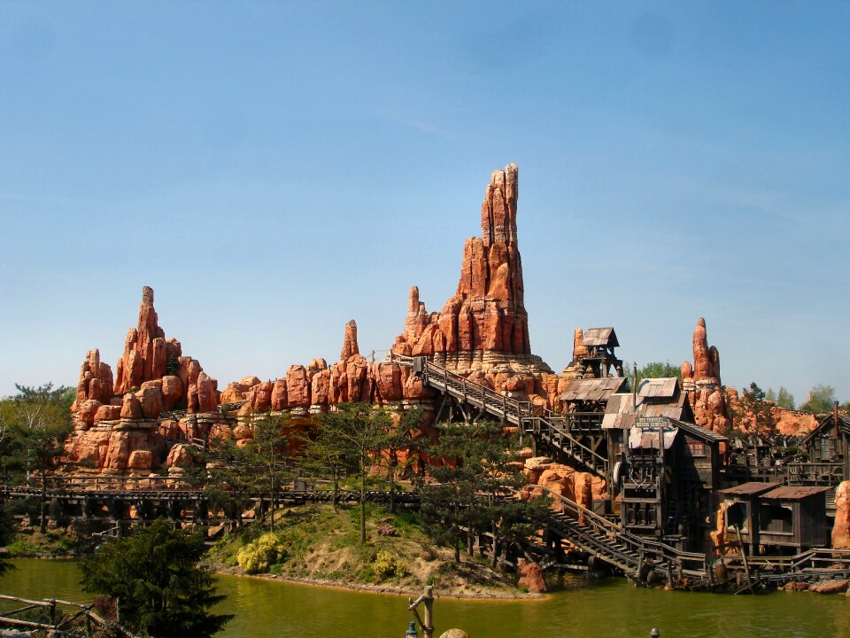 Paris disneyland paris theme