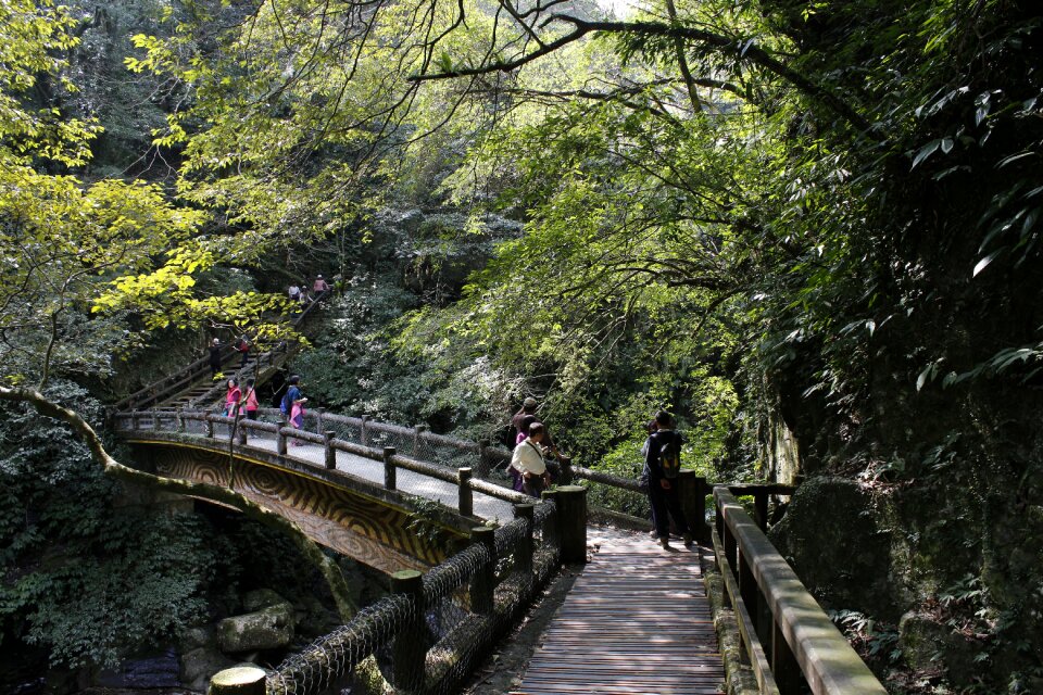 Wulai trail play game mountain water