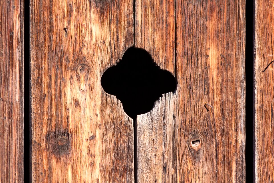 Grain ornament opening