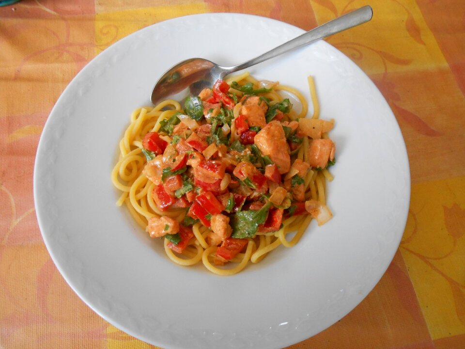 Eat lunch main course