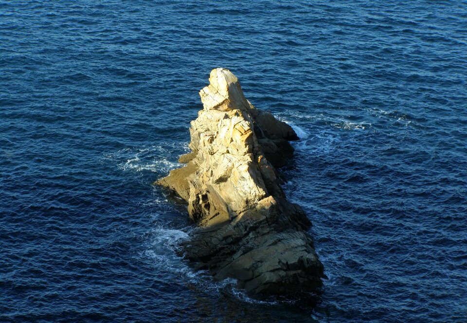 Vacations coast rocky coast
