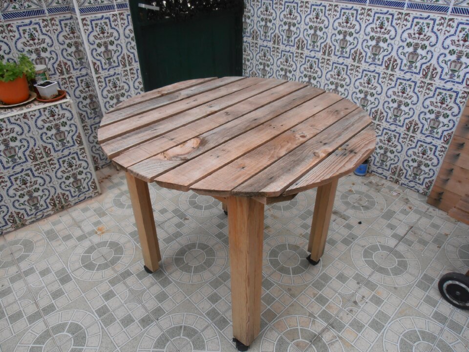 Table pallets wood