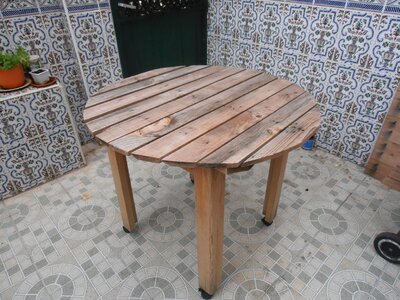 Table pallets wood