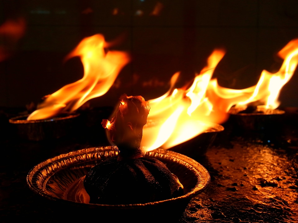 Flame oil lamp light