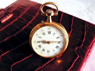 Jewellery antique watches dial