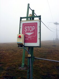 Stop fog ski station