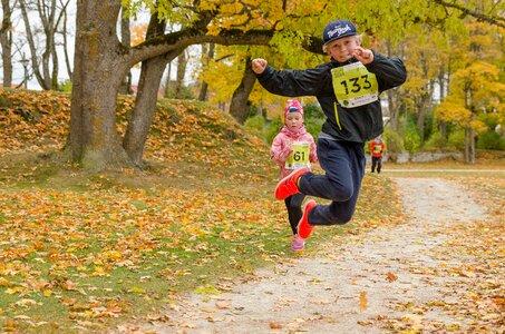 Run autumn park