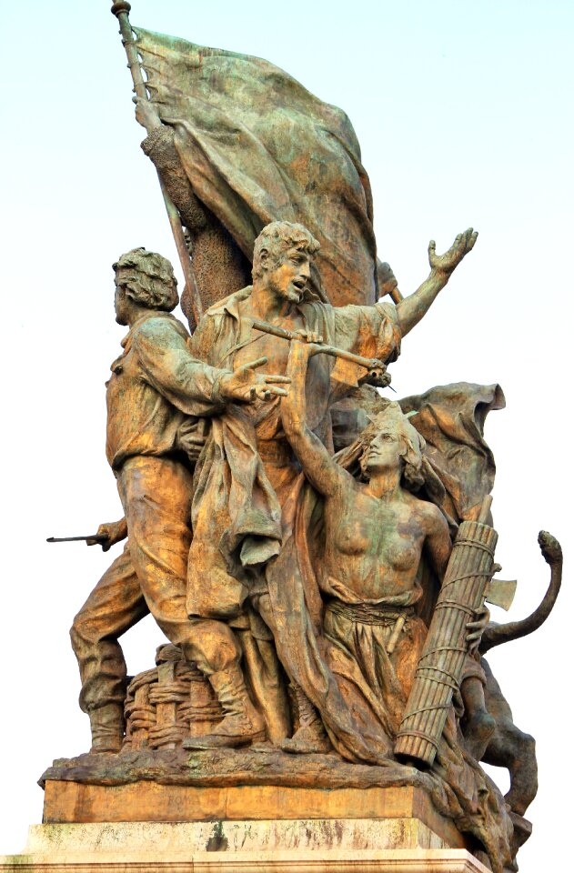 Commemorate iron monument