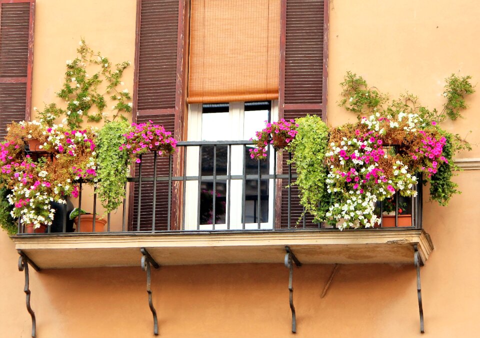 Facade balcony floral decorations