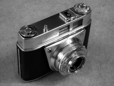 Retinette old black and white