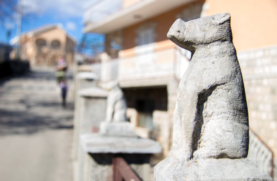 Statue travel stone