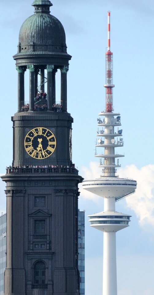 Port landungsbrücken hamburger-michel