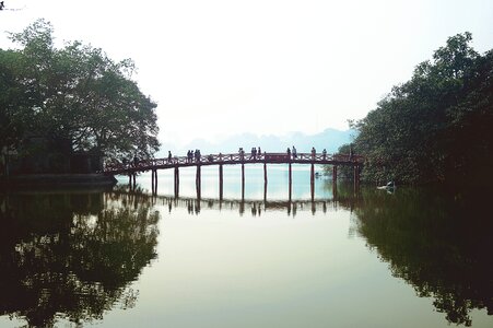 Bridge lake