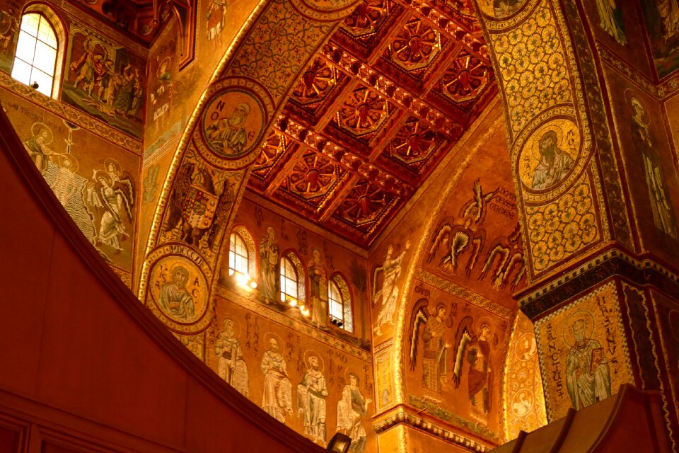 Holidays church dom