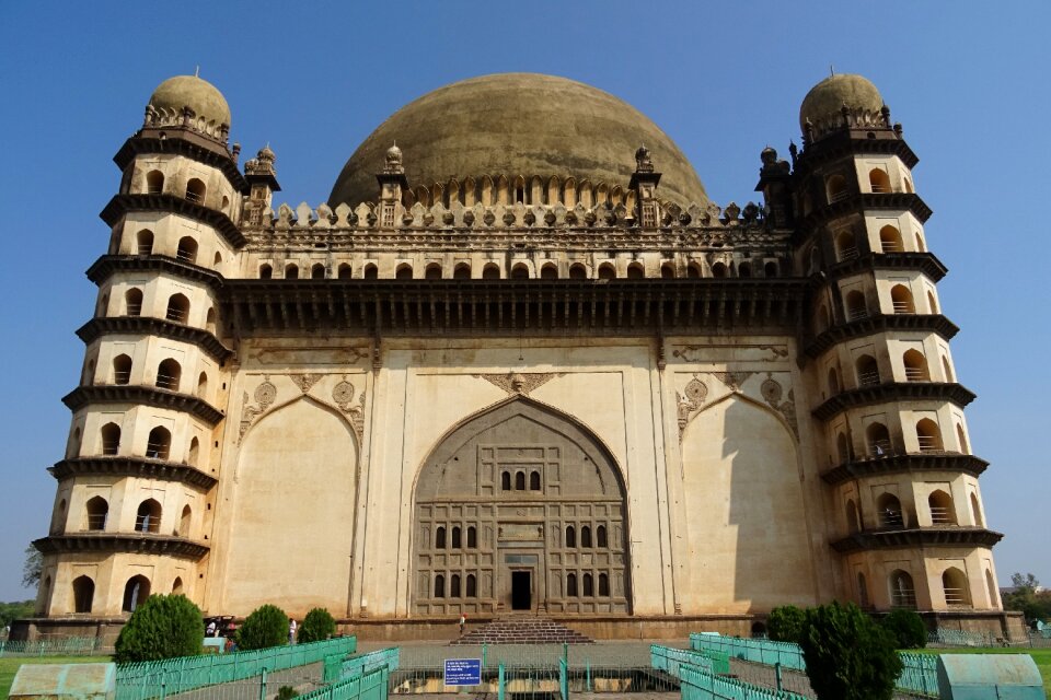 Mohammed adil shah bijapur tomb