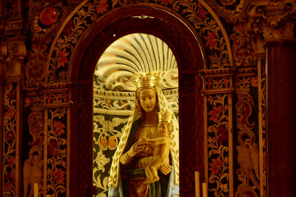 Holidays church dom