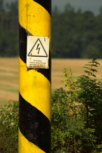 High voltage voltage flash