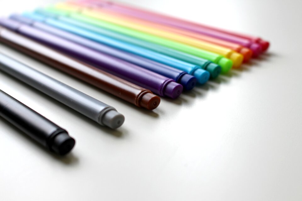 Colored pencils draw crayons