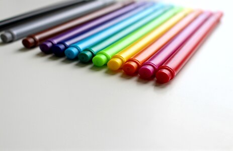 Colored pencils draw crayons