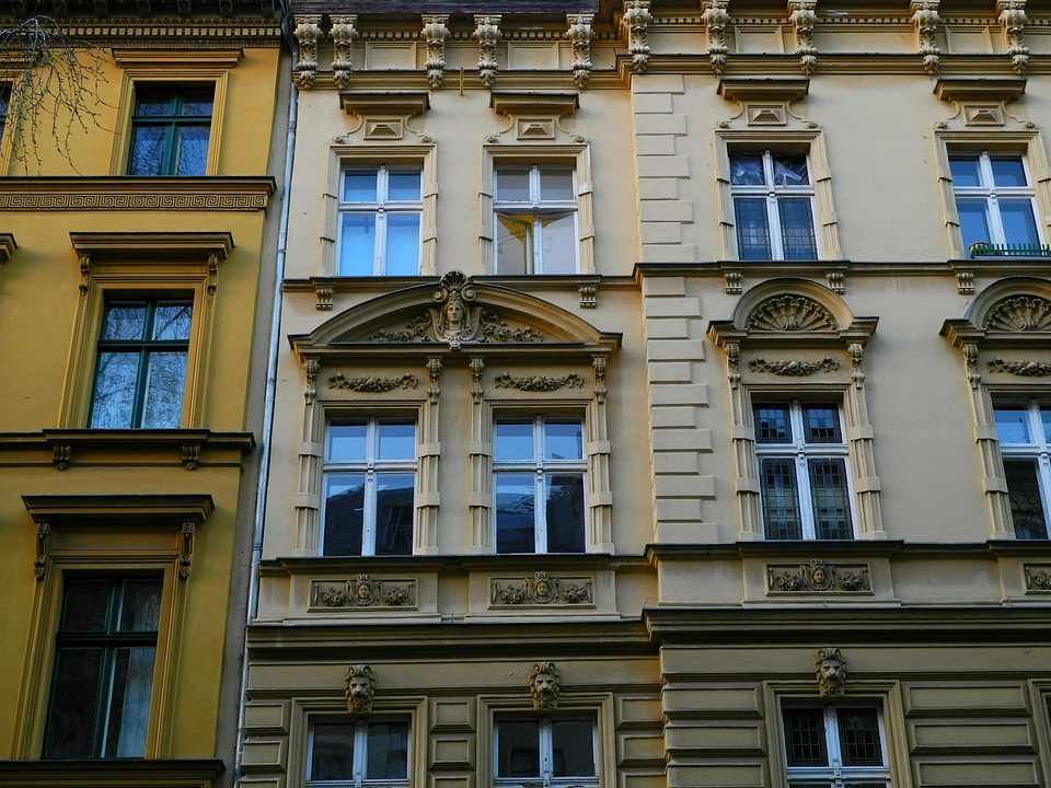 Residence capital street front