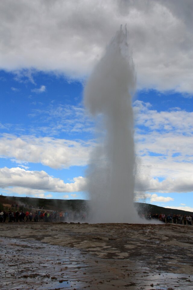 Fountain eruption outbreak