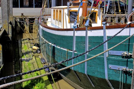 M boat coast