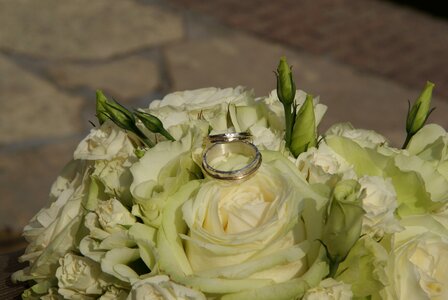 Roses white wedding bouquet photo