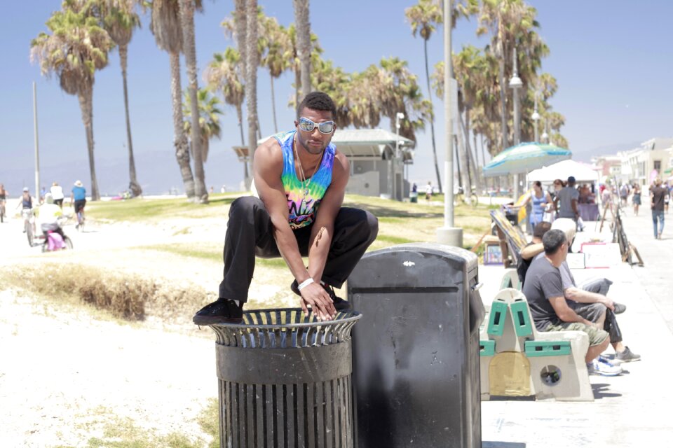 Day trashcan venice beach