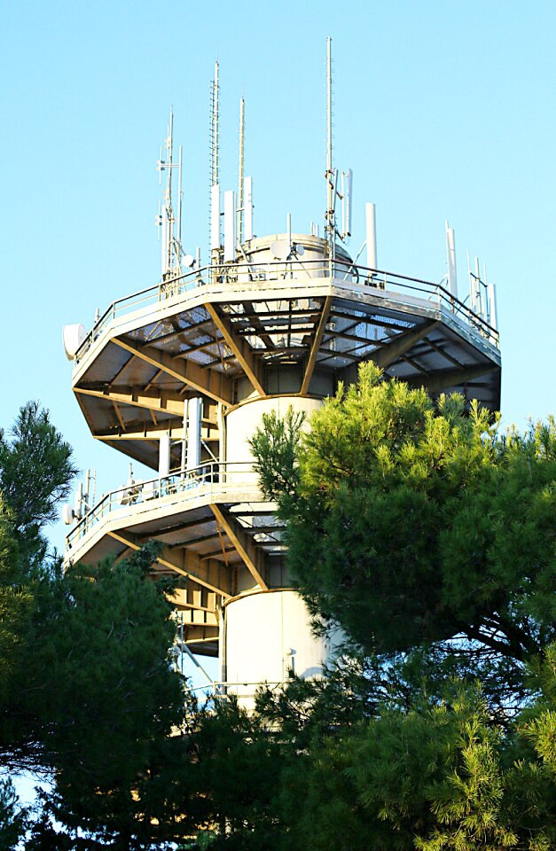 Parable superstructure tower