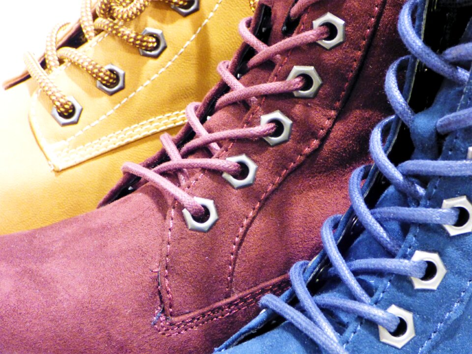 Color shoestring fashion