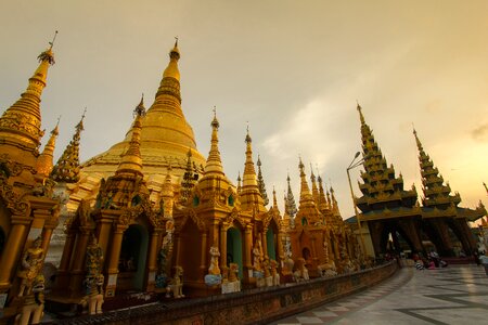Shwedagon pagoda shwedagon yangon-myanmar photo