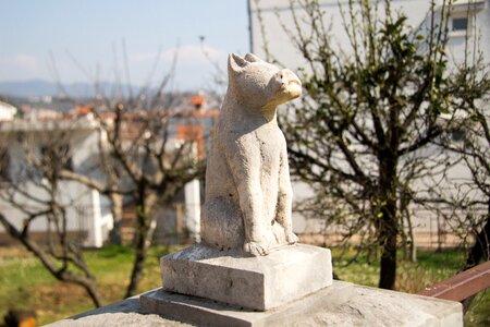 Statue travel stone