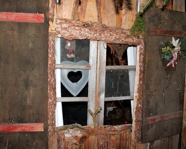 Hut mood romantic