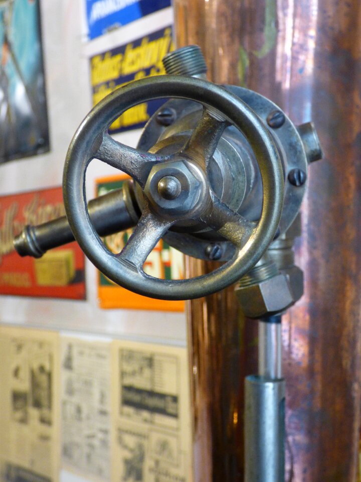 Unscrew open close